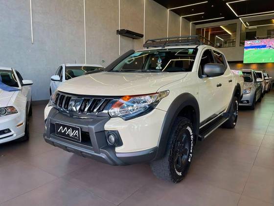 MITSUBISHI L200 TRITON 2.4 16V TURBO DIESEL SAVANA GLS CD 4X4 AUTOMÁTICO MITSUBISHI L200 TRITON 2.4 16V TURBO DIESEL SAVANA GLS CD 4X4 AUTOMÁTICO